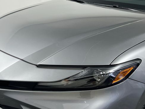 Used 2026 Toyota Camry SE FWD image 11