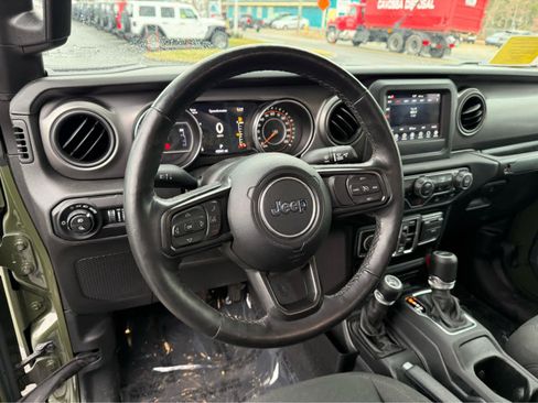 Used 2021 Jeep Gladiator Sport image 12