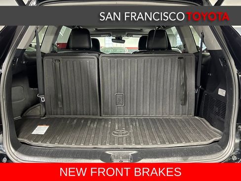 Used 2018 Toyota Highlander SE image 41