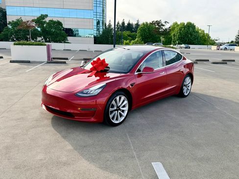 Used 2020 Tesla Model 3 Standard Range Plus RWD image 23