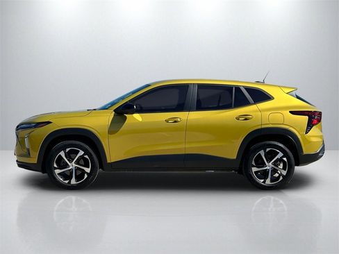 Used 2025 Chevrolet Trax RS w/ Driver Confidence Package image 8