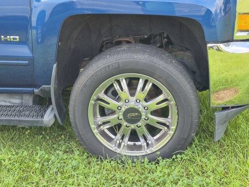 Used 2018 Chevrolet Silverado 2500 LT w/ LT Fleet Convenience Package AWD/4WD image 11