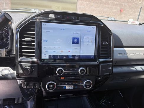 Used 2022 Ford F250 Lariat w/ Black Appearance Package AWD/4WD image 18