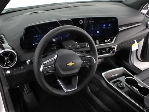 New 2026 Chevrolet Equinox LT w/ Convenience Package II FWD image 10