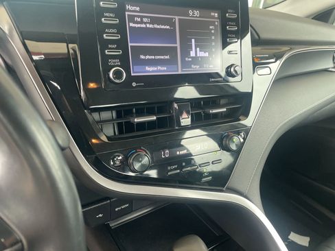 Used 2024 Toyota Camry SE FWD image 21