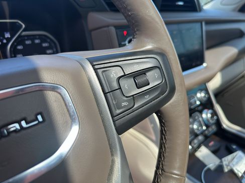 Used 2021 GMC Yukon XL Denali w/ Denali Premium Package AWD/4WD image 27