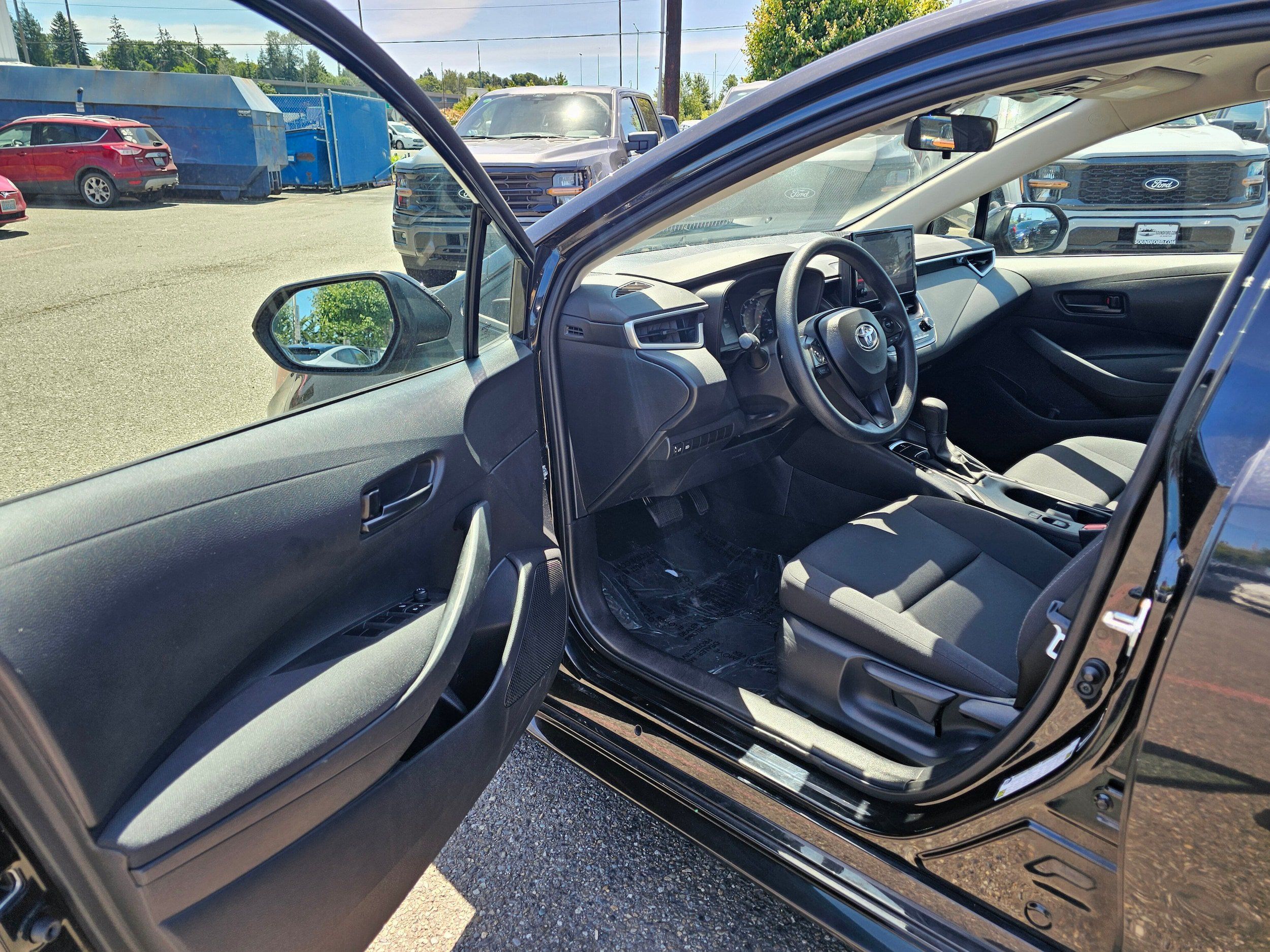 Used 2023 Toyota Corolla LE FWD image 12