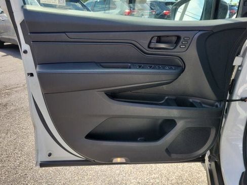 Used 2025 Honda Odyssey EX-L image 17