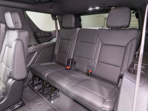 Used 2025 GMC Yukon Denali w/ Denali Reserve Package RWD image 36