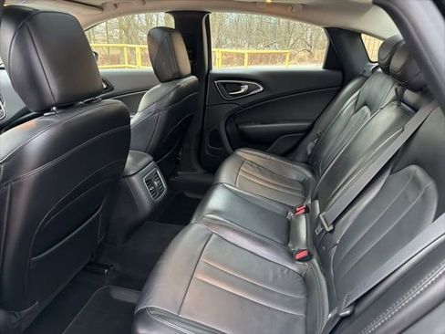 Used 2016 Chrysler 200 C w/ Sun & Sound Group image 18