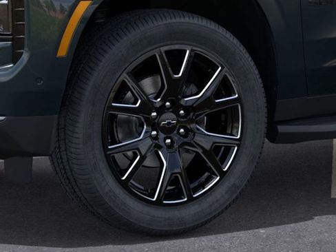 New 2026 Chevrolet Suburban RST image 9