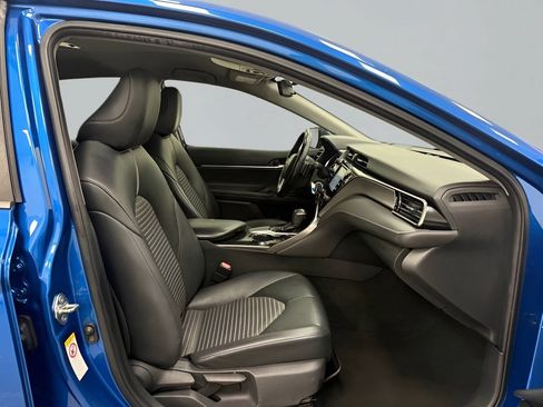 Used 2019 Toyota Camry SE FWD image 13