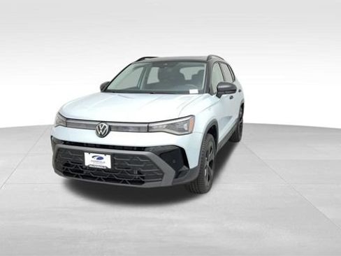 Used 2026 Volkswagen Taos SE AWD/4WD image 7