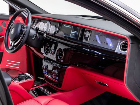 Used 2019 Rolls-Royce Phantom Sedan image 88