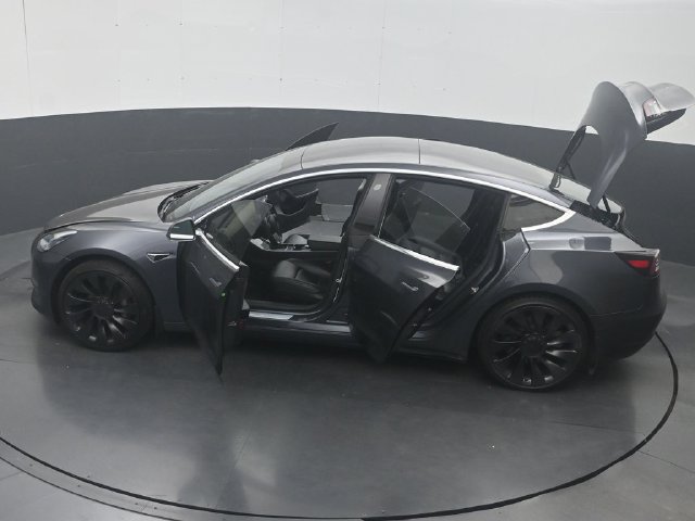 Used 2018 Tesla Model 3 Long Range RWD image 44