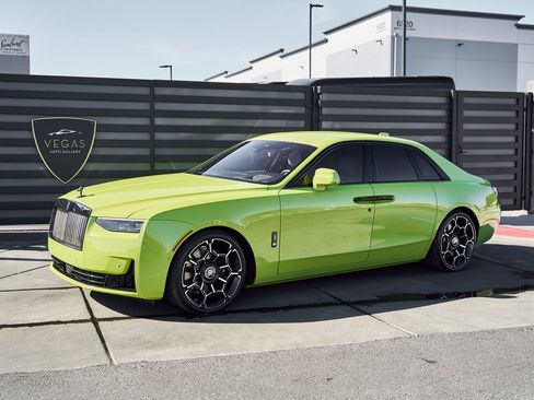 Used 2025 Rolls-Royce Ghost Black Badge image 5