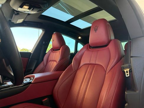 Certified 2023 Maserati Levante GT AWD/4WD image 18