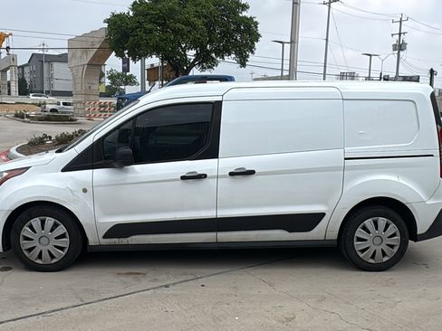 Used 2019 Ford Transit Connect XLT FWD image 4