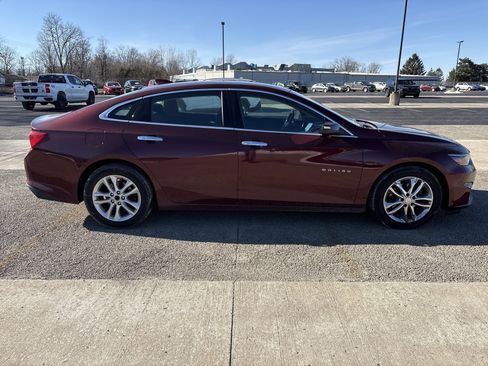 Used 2016 Chevrolet Malibu LT image 3