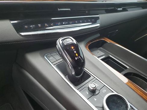 Used 2021 Cadillac Escalade Premium Luxury RWD image 51