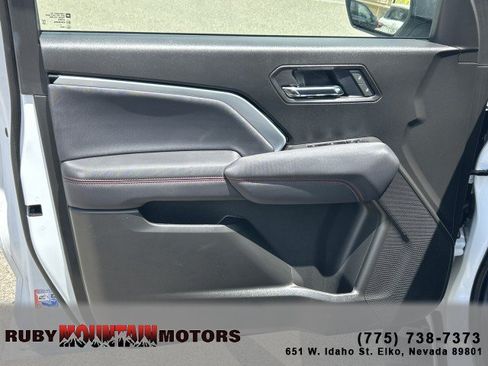 Used 2025 Chevrolet Colorado Z71 AWD/4WD image 9