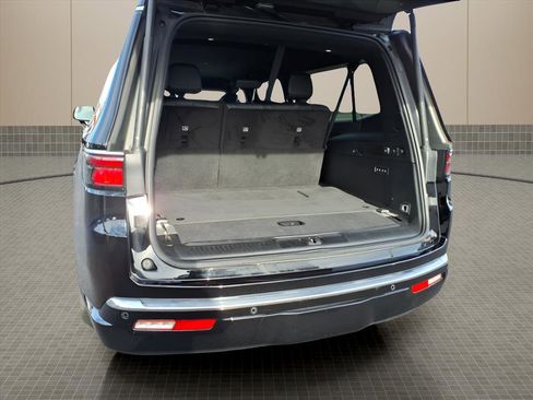 Used 2023 Jeep Wagoneer L Series III w/ Rear Seat Video Group 1 image 25