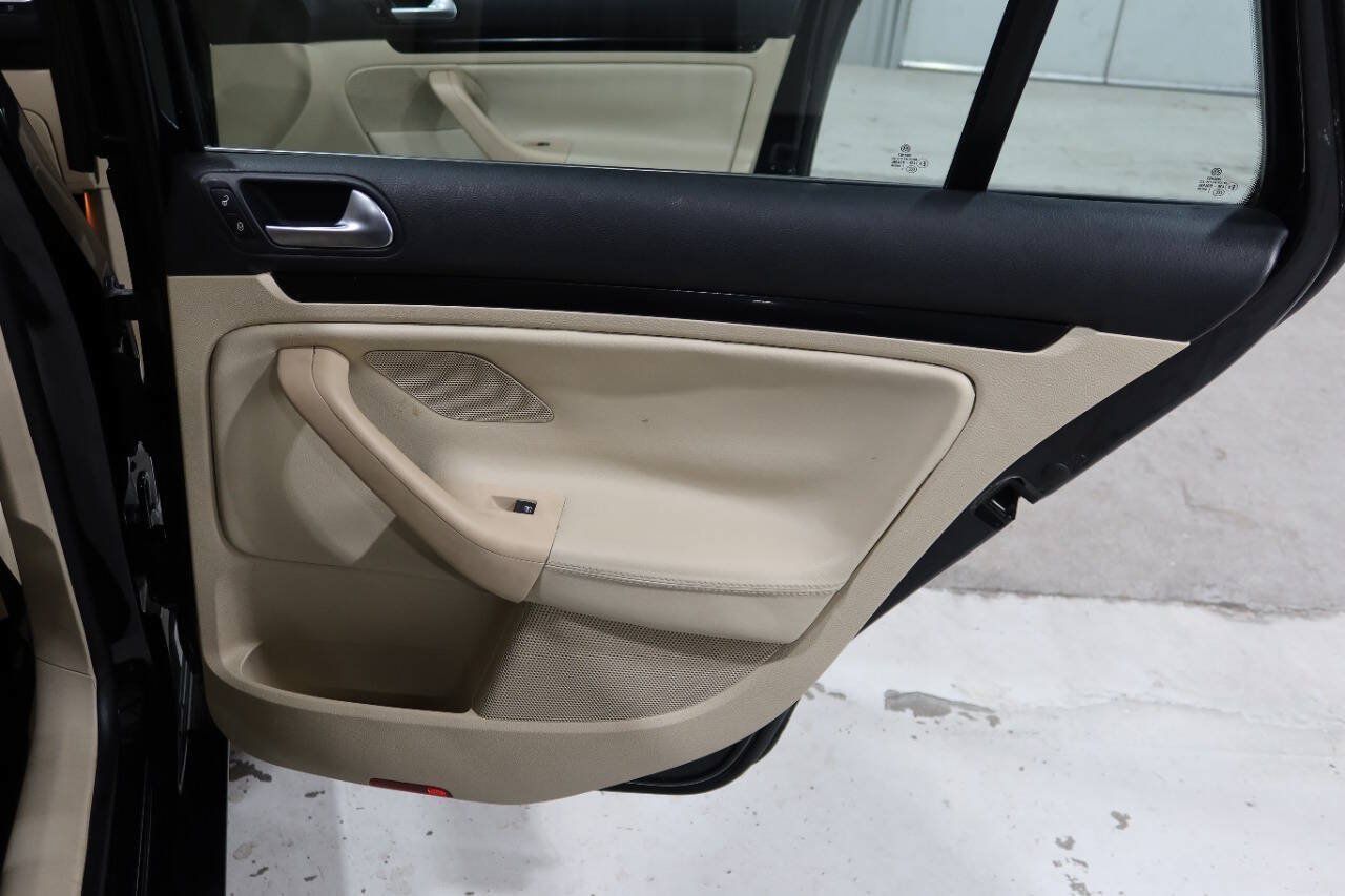 Used 2014 Volkswagen Jetta TDI FWD image 29