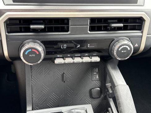 Used 2025 Toyota Tacoma TRD Off-Road AWD/4WD image 24