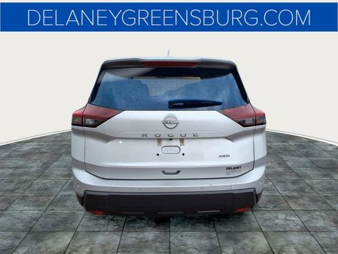 Used 2025 Nissan Rogue SV image 4