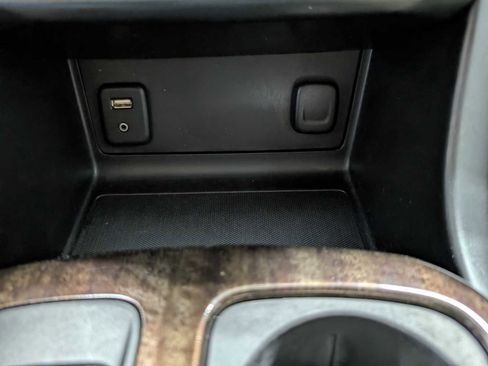 Used 2015 GMC Canyon SLT w/ Driver Alert Package image 29