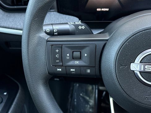 Certified 2025 Nissan Kicks SV AWD/4WD image 30