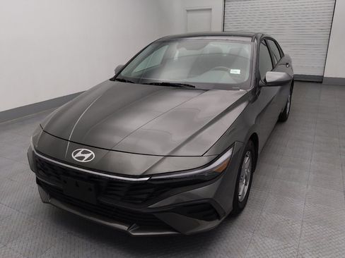 Used 2025 Hyundai Elantra SE FWD image 15