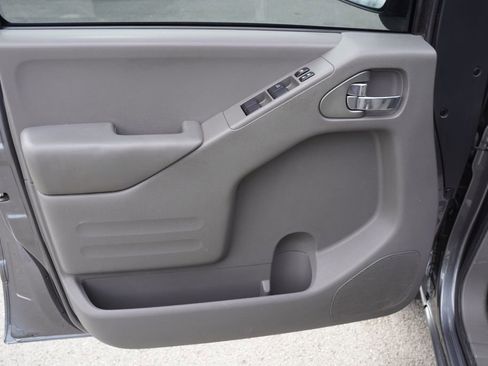 Used 2016 Nissan Frontier SV w/ SV Value Truck Package image 12