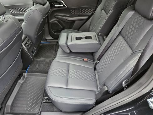 Used 2025 Mitsubishi Outlander SEL Black Edition image 10