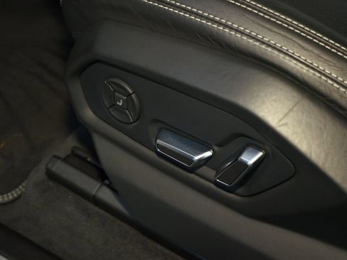 Used 2019 Lamborghini Urus image 32