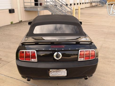 Used 2009 Ford Mustang GT RWD image 19