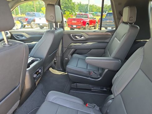 Used 2022 Chevrolet Tahoe LT w/ Luxury Package RWD image 10