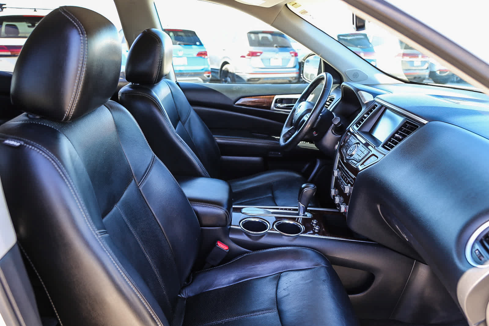Used 2013 Nissan Pathfinder Platinum FWD image 15