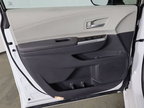 Used 2024 Toyota Sienna XLE AWD/4WD image 20
