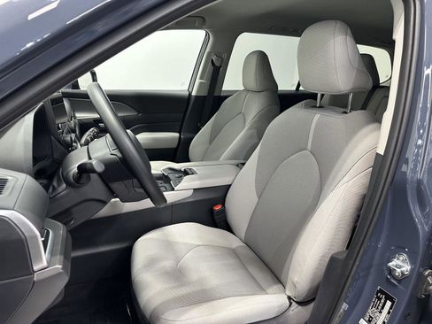 Used 2025 Toyota Grand Highlander AWD image 15