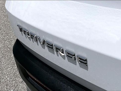 Used 2025 Chevrolet Traverse LT w/ Driver Confidence Package FWD image 10