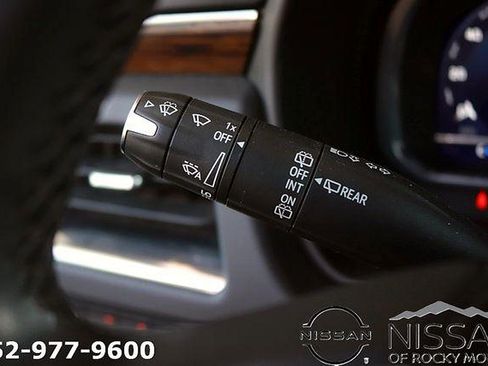 Used 2023 Chevrolet Suburban Premier RWD image 27