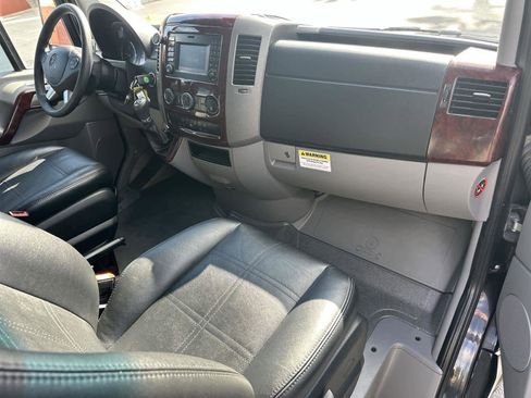 Used 2016 Mercedes-Benz Sprinter 2500 image 10