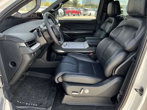 New 2025 Lincoln Navigator L Reserve w/ Jet Appearance Package image 22