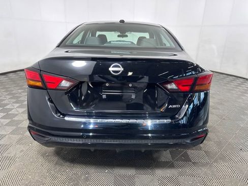 Used 2023 Nissan Altima 2.5 SV image 4