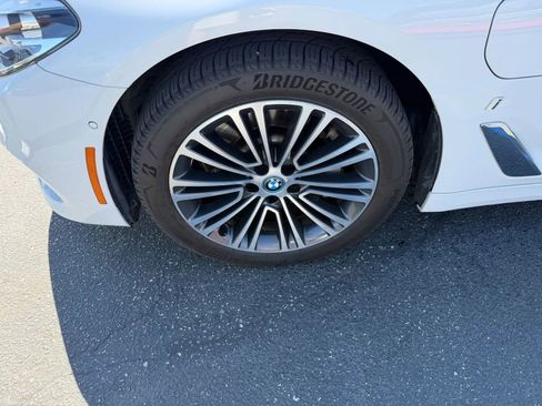 Used 2018 BMW 530e w/ Premium Package RWD image 5