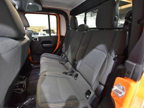 Used 2025 Jeep Gladiator Sport AWD/4WD image 48