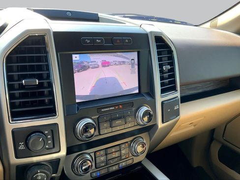 Used 2019 Ford F150 Lariat w/ Equipment Group 502A Luxury AWD/4WD image 27