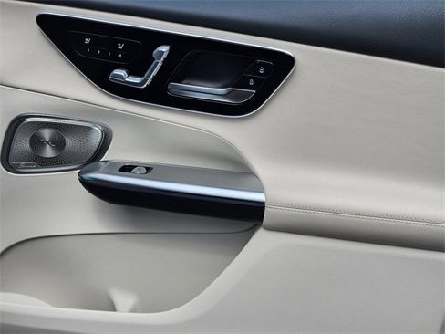 Certified 2025 Mercedes-Benz GLC 300 4MATIC image 17