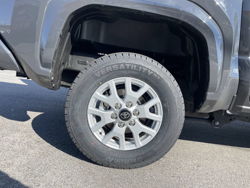 Certified 2025 Toyota Tacoma SR5 AWD/4WD image 12
